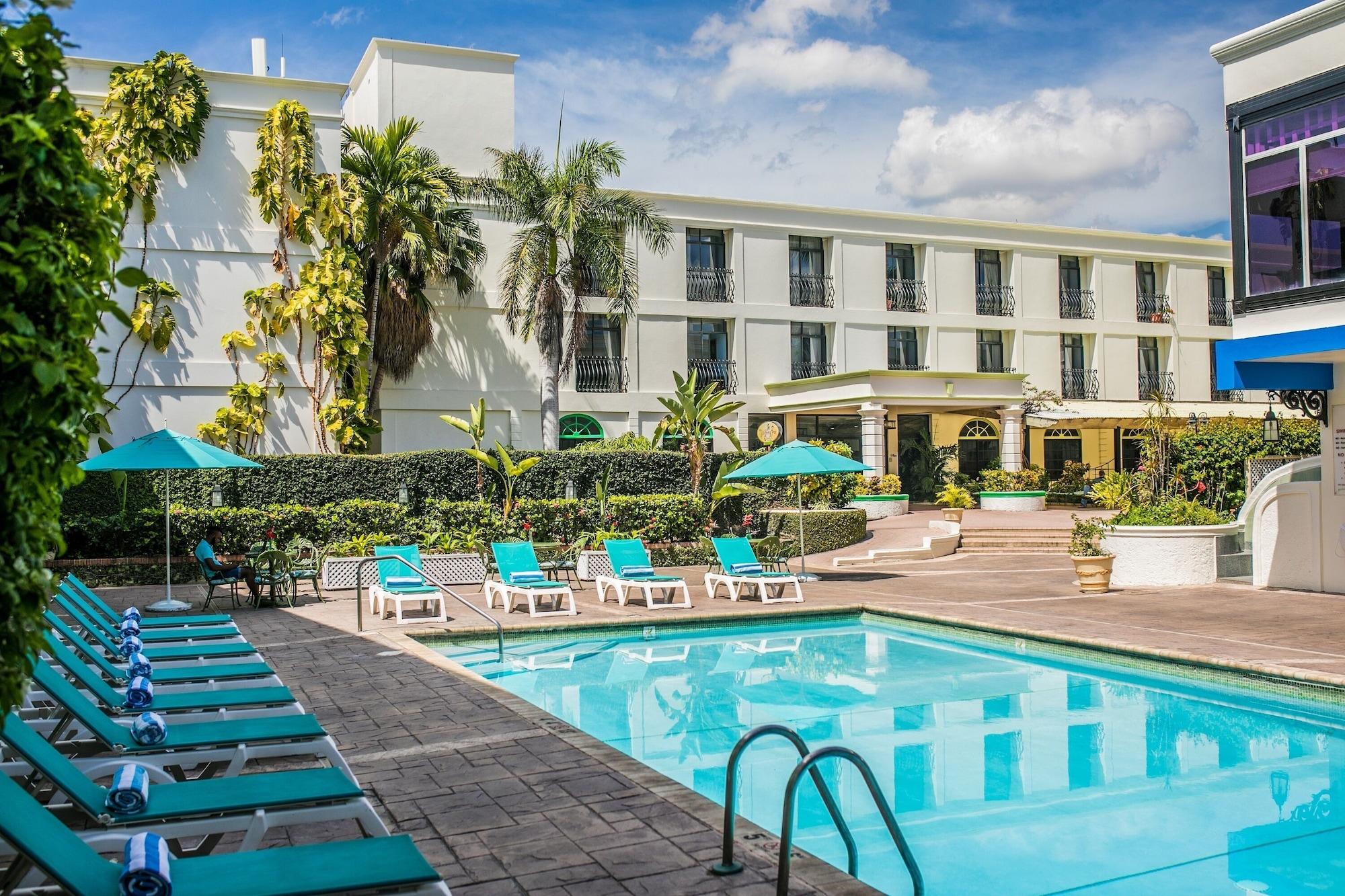 קינגסטון The Knutsford Court Hotel מראה חיצוני תמונה