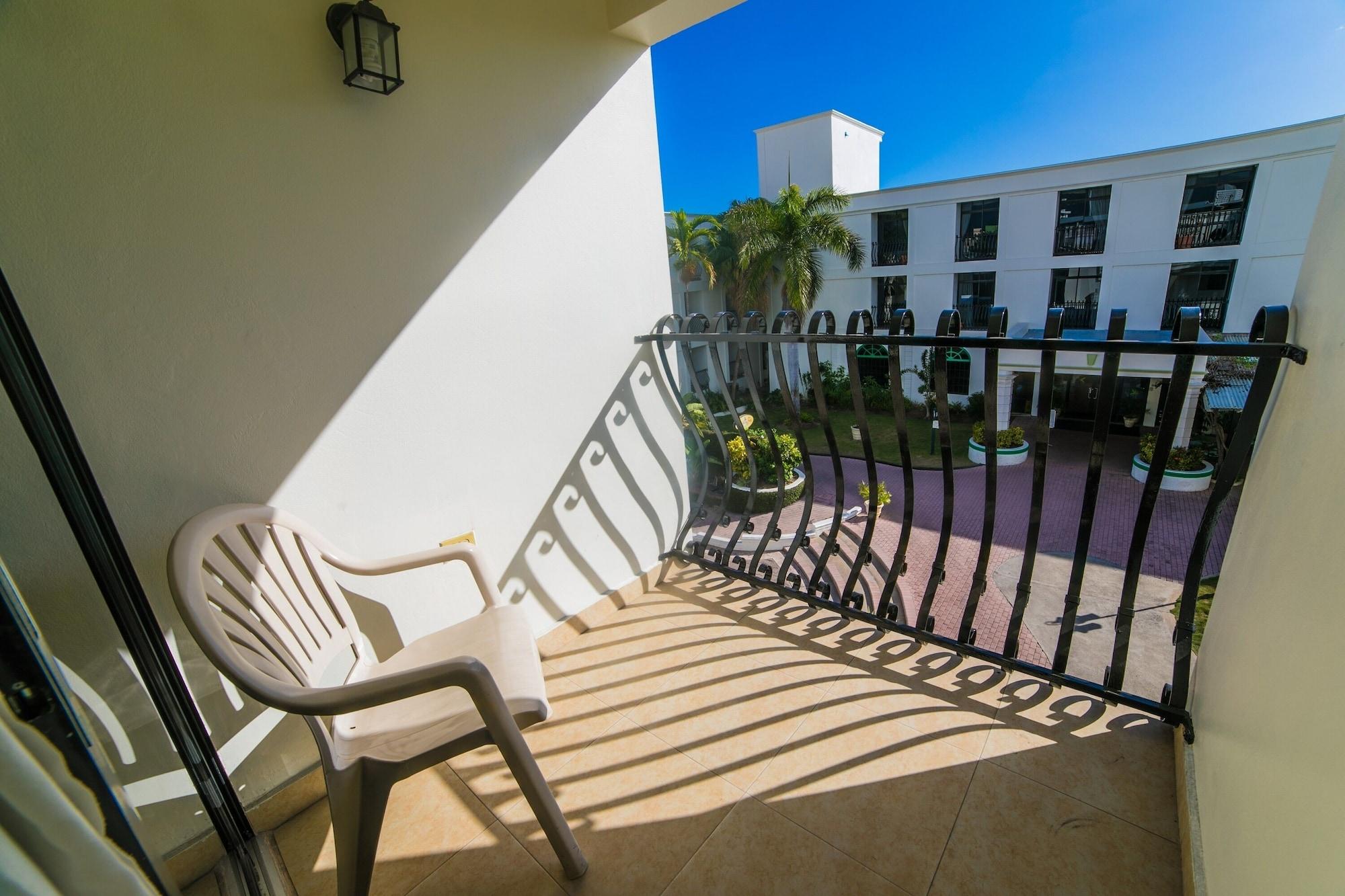 קינגסטון The Knutsford Court Hotel מראה חיצוני תמונה