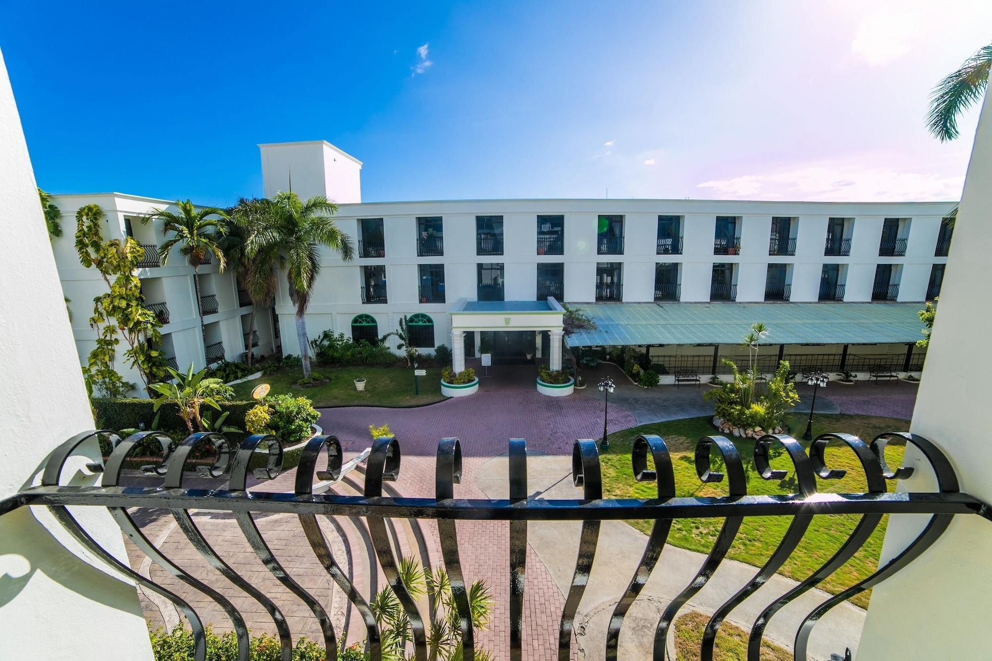 קינגסטון The Knutsford Court Hotel מראה חיצוני תמונה