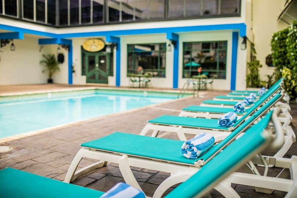 קינגסטון The Knutsford Court Hotel מראה חיצוני תמונה