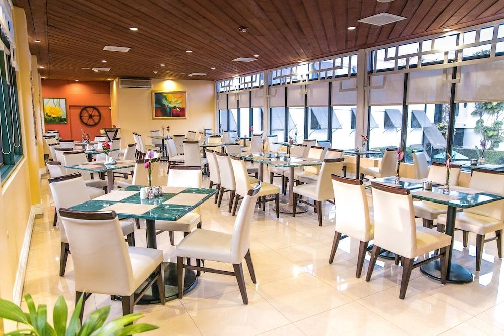קינגסטון The Knutsford Court Hotel מראה חיצוני תמונה