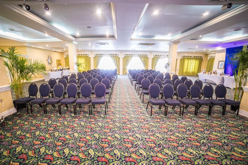 קינגסטון The Knutsford Court Hotel מראה חיצוני תמונה