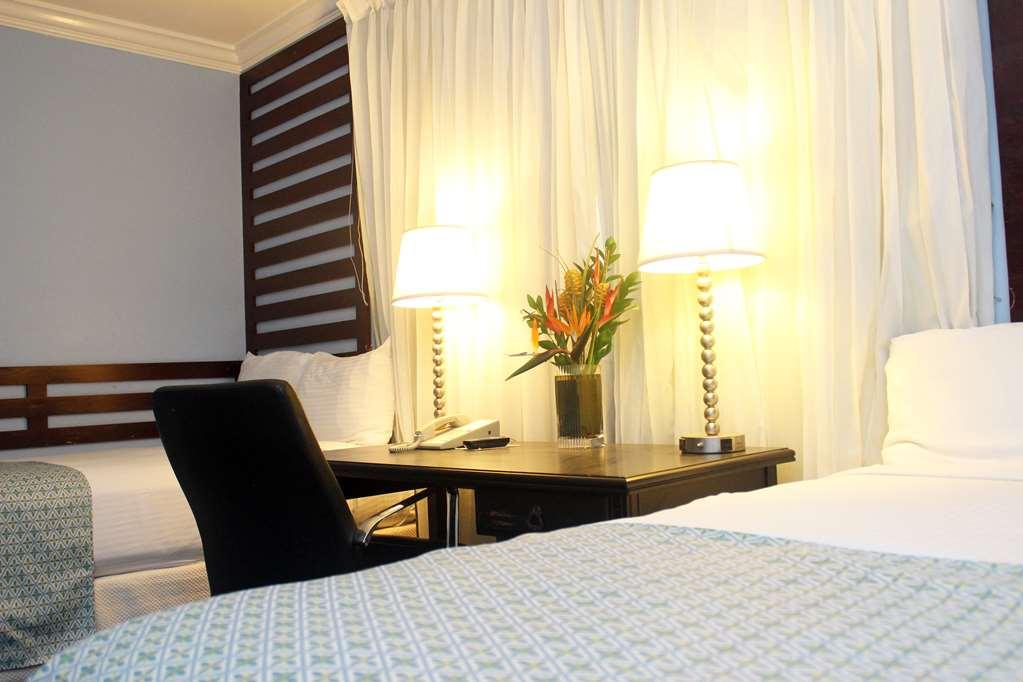 קינגסטון The Knutsford Court Hotel חדר תמונה