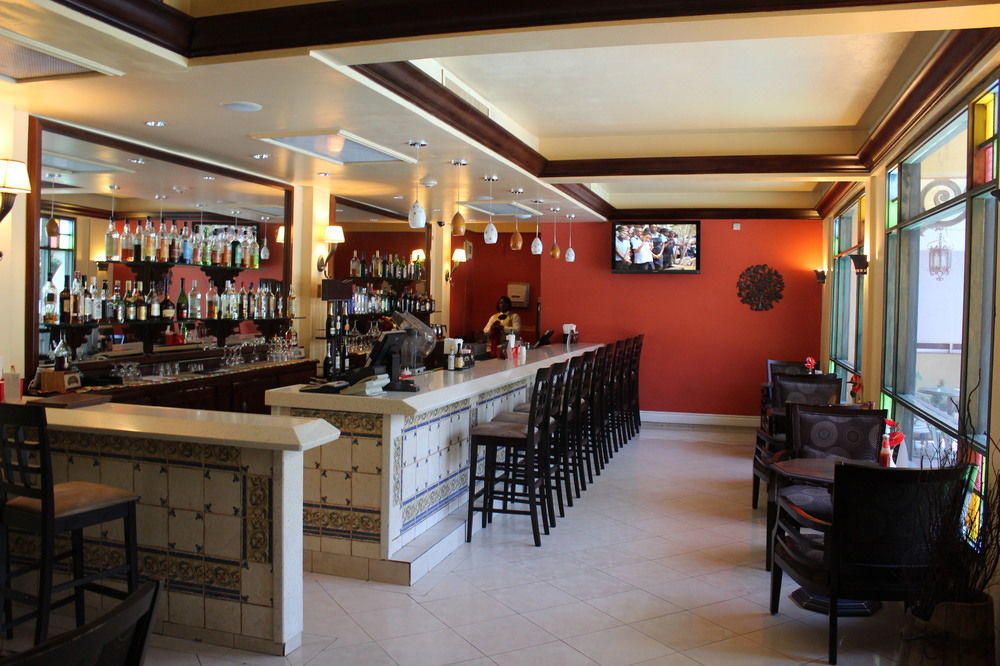 קינגסטון The Knutsford Court Hotel מראה חיצוני תמונה