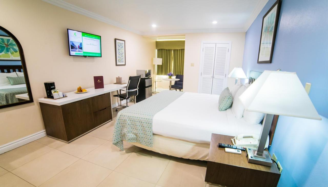 קינגסטון The Knutsford Court Hotel מראה חיצוני תמונה