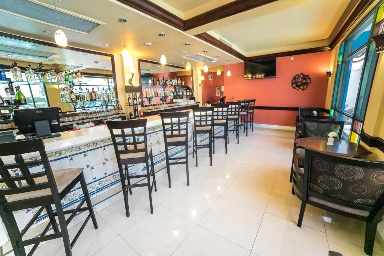 קינגסטון The Knutsford Court Hotel מראה חיצוני תמונה